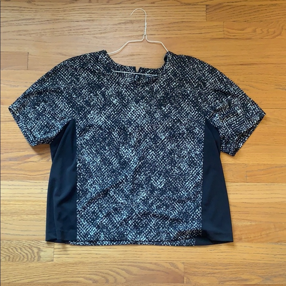 patterned black and white blouse